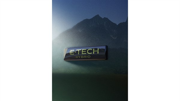 Renault Duster - E-Tech badge