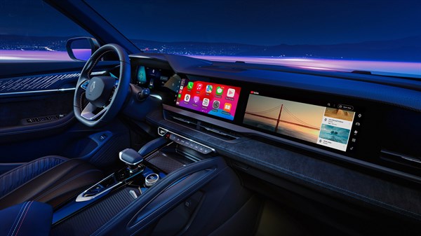 Renault Koleos full hybrid E-Tech - openR panorama screen